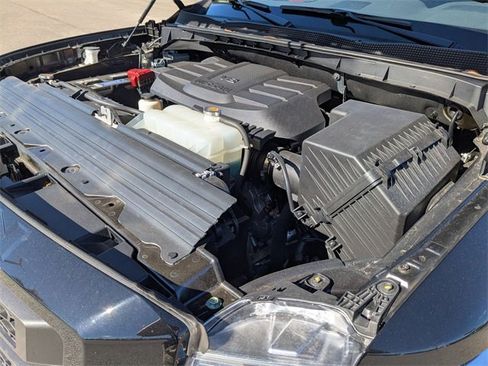 Used 2024 Nissan Titan SV w/ SV Convenience Package image 34