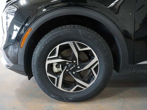 Used 2024 Kia Sportage LX image 8