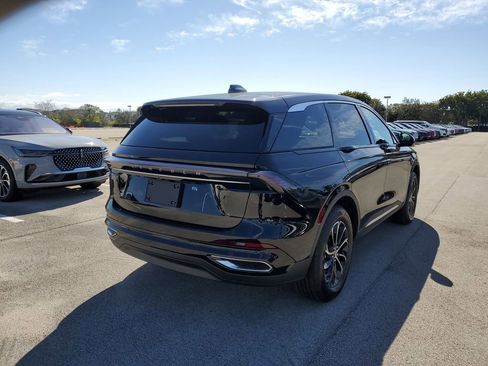 New 2026 Lincoln Nautilus Premier AWD/4WD image 4
