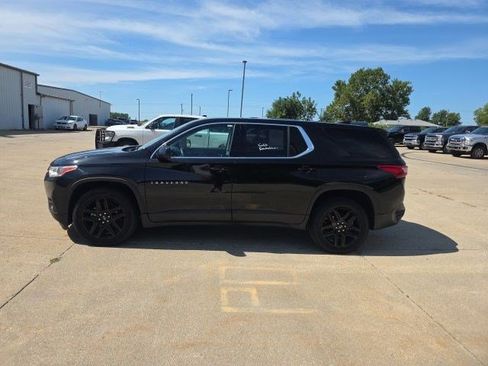 Used 2020 Chevrolet Traverse LS w/ LPO, Blackout Package AWD/4WD image 5