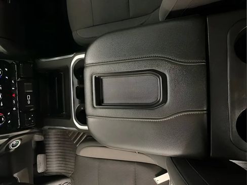 Used 2021 Chevrolet Silverado 1500 LT Trail Boss w/ Convenience Package II AWD/4WD image 23