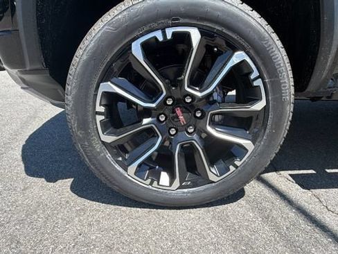 New 2026 GMC Canyon Denali AWD/4WD image 8