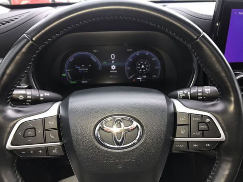 Used 2023 Toyota Highlander Platinum image 14