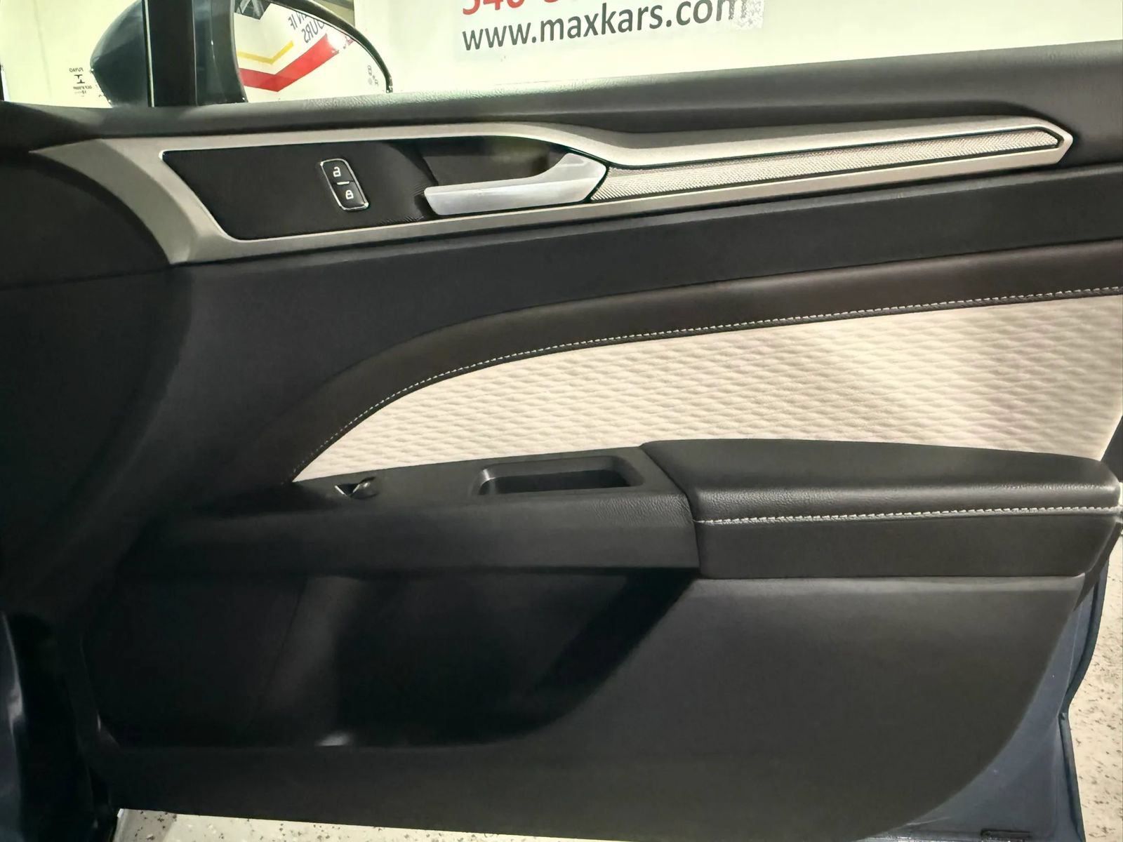 Used 2019 Ford Fusion SE w/ Equipment Group 151A FWD image 31