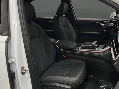 Used 2025 Audi Q7 3.0T Premium Plus w/ Premium Plus Package AWD/4WD image 24