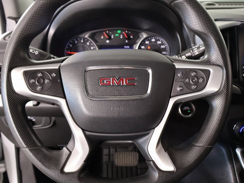 Used 2022 GMC Terrain SLE w/ Driver Convenience Package image 3