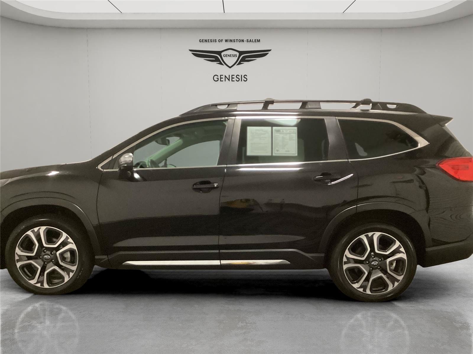 Used 2023 Subaru Ascent Limited w/ Technology Package AWD/4WD image 2