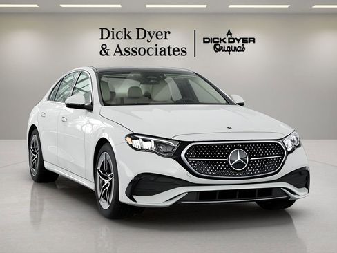 Used 2025 Mercedes-Benz E 350 Sedan image 17