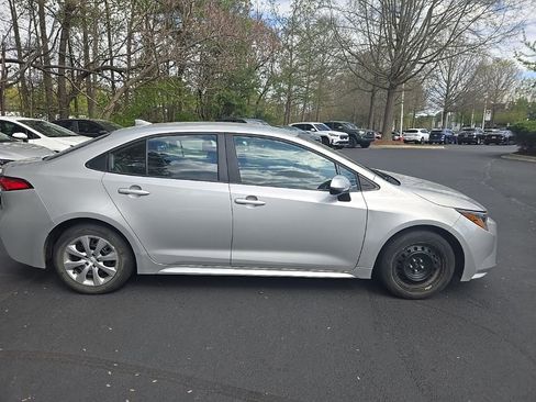 Used 2025 Toyota Corolla LE image 9