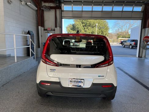 Used 2022 Kia Soul EX image 7