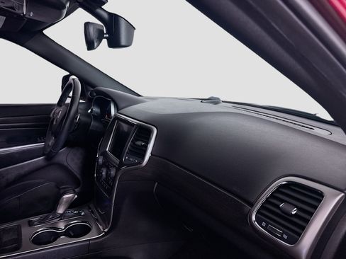 Used 2017 Jeep Grand Cherokee Altitude image 30