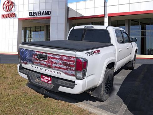 Used 2023 Toyota Tacoma TRD Sport w/ TRD Premium Sport Package AWD/4WD image 7