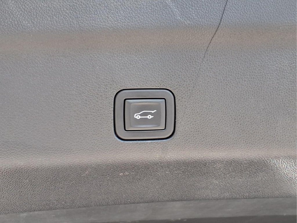 Used 2023 GMC Yukon XL SLT w/ SLT Premium Package AWD/4WD image 34