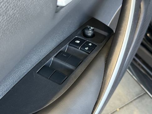 Used 2024 Toyota Corolla SE image 18
