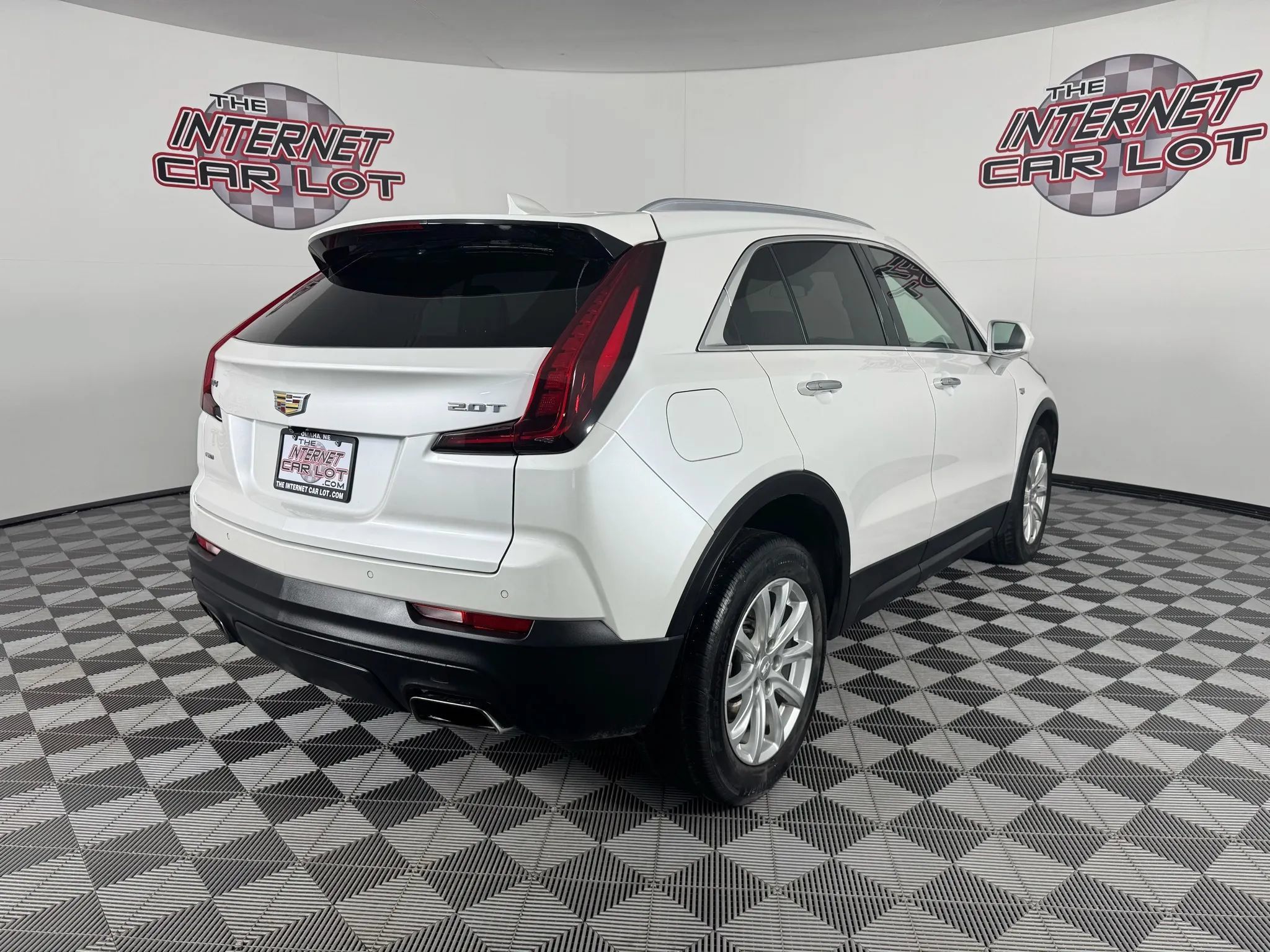 Used 2019 Cadillac XT4 Luxury w/ Cold Weather Package AWD/4WD image 7