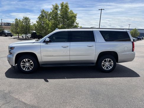 Used 2019 Chevrolet Suburban LT AWD/4WD image 4
