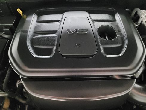 Used 2019 Jeep Grand Cherokee Laredo image 30