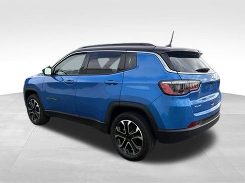 Used 2023 Jeep Compass Limited AWD/4WD image 2