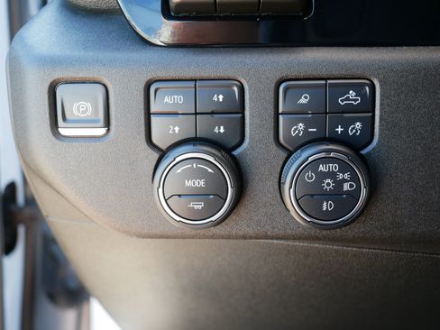 Used 2024 Chevrolet Silverado 2500 High Country w/ Technology Package image 26