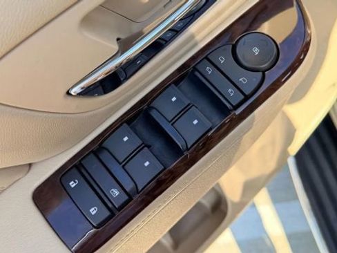 Used 2012 Cadillac Escalade Luxury image 13