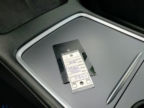 Used 2022 Tesla Model Y Long Range image 30