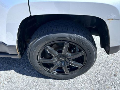 Used 2013 Jeep Patriot Latitude AWD/4WD image 22