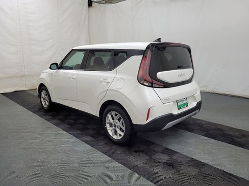 Used 2025 Kia Soul LX image 5