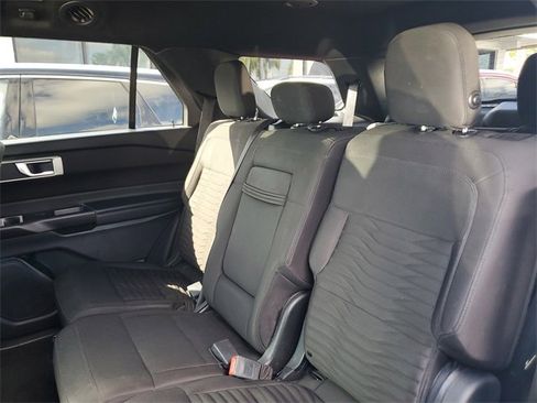 Used 2020 Ford Explorer XLT image 11