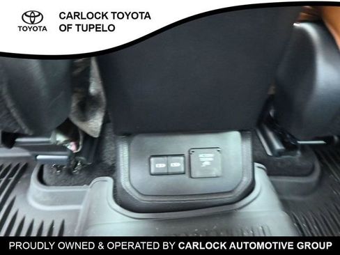 Used 2023 Toyota Highlander Platinum image 26