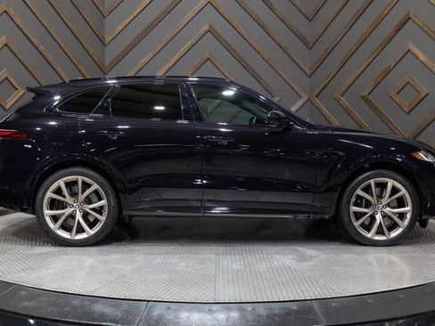 Used 2023 Jaguar F-PACE SVR image 14