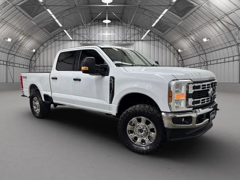 Used 2024 Ford F250 XLT w/ FX4 Off-Road Package AWD/4WD image 8
