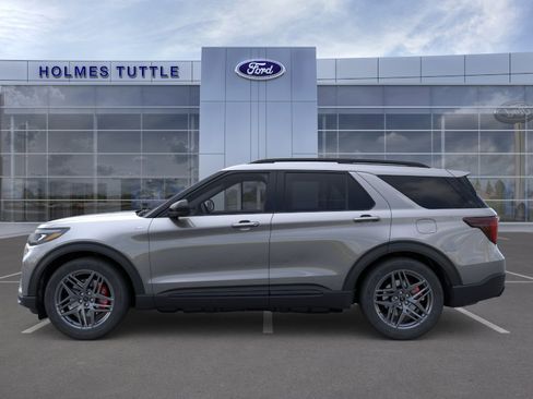 New 2026 Ford Explorer ST-Line w/ ST-Line Street Pack AWD/4WD image 3