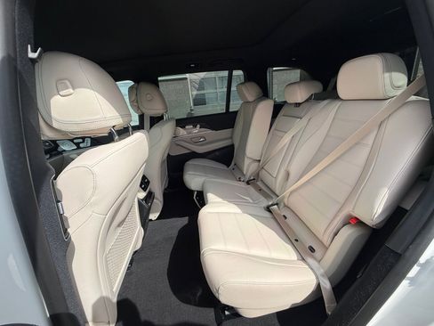New 2026 Mercedes-Benz GLS 580 4MATIC image 18