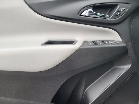 Used 2019 Chevrolet Equinox LS FWD image 10