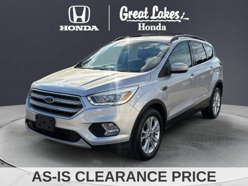 Used 2017 Ford Escape SE w/ Equipment Group 201A AWD/4WD image 2