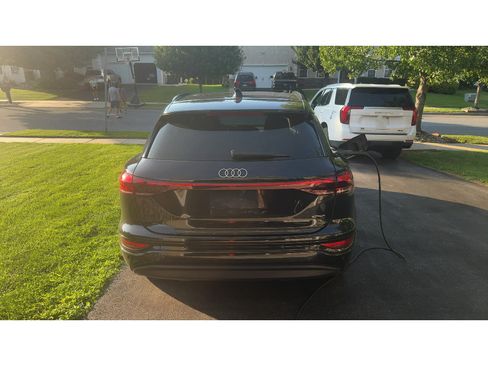 Used 2025 Audi Q6 e-tron Prestige w/ Black Warm Weather Package AWD/4WD image 4