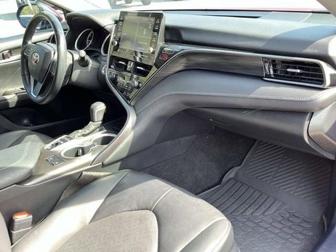 Used 2022 Toyota Camry XLE w/ Cold Weather Package FWD image 22