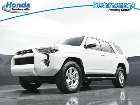 Used 2023 Toyota 4Runner SR5 Premium w/ Moonroof Package RWD image 29