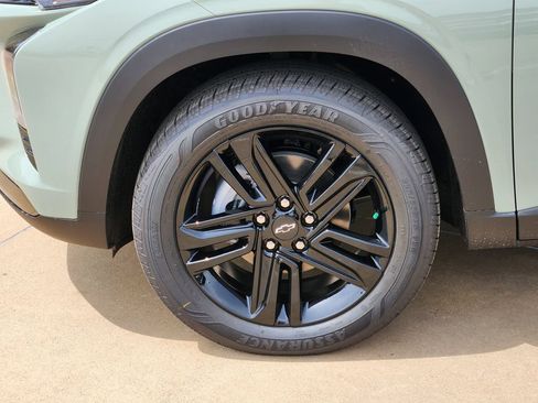 New 2026 Chevrolet Trax ACTIV w/ Sunroof Package FWD image 8