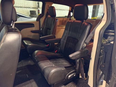 Used 2018 Dodge Grand Caravan SXT FWD image 7