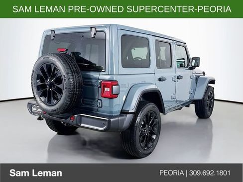 Used 2025 Jeep Wrangler Unlimited Sahara w/ Safety Group image 7