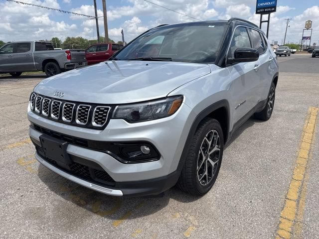 Used 2025 Jeep Compass Limited AWD/4WD image 3
