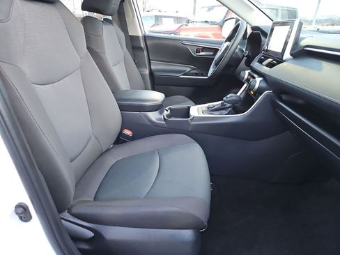 Used 2025 Toyota RAV4 XLE image 34