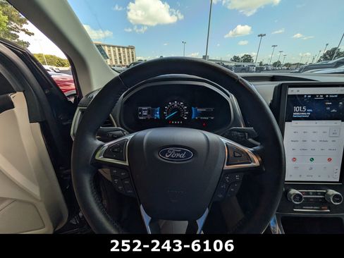Used 2024 Ford Edge Titanium AWD/4WD image 11