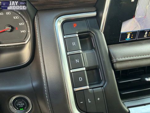Used 2021 Chevrolet Tahoe LT w/ LT Signature Package RWD image 30
