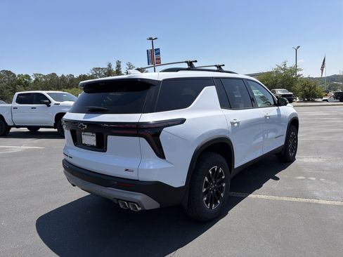 New 2026 Chevrolet Traverse Z71 w/ Enhanced Driving Package image 5