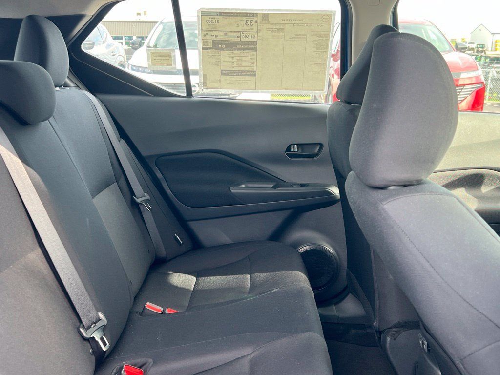 Certified 2025 Nissan Kicks Play S FWD image 6