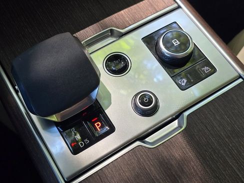 Used 2023 Land Rover Range Rover SE image 55