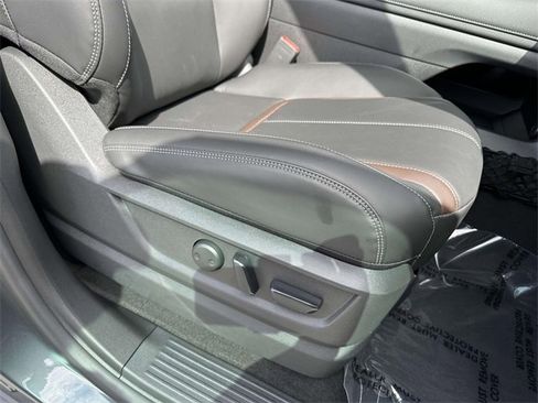 New 2025 Nissan Armada SL w/ Convenience Package image 9