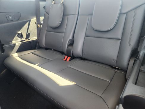 New 2026 Ford Explorer Active w/ Active Comfort Package RWD image 19